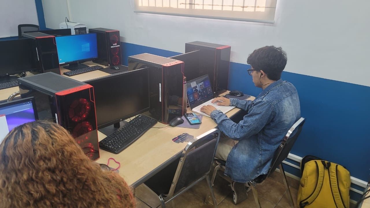 Estudiantes de Preparatoria 16 de Septiembre Debutan en la Olimpiada Estatal de Biología