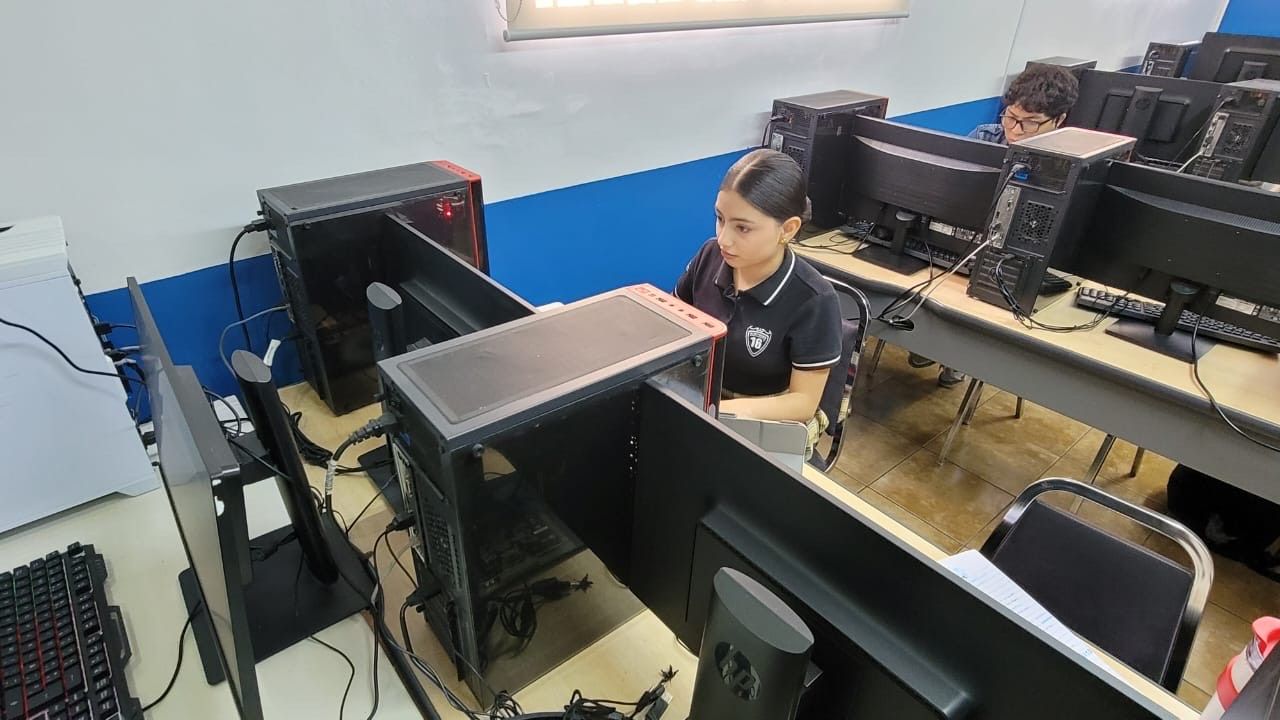 Estudiantes de Preparatoria 16 de Septiembre Debutan en la Olimpiada Estatal de Biología