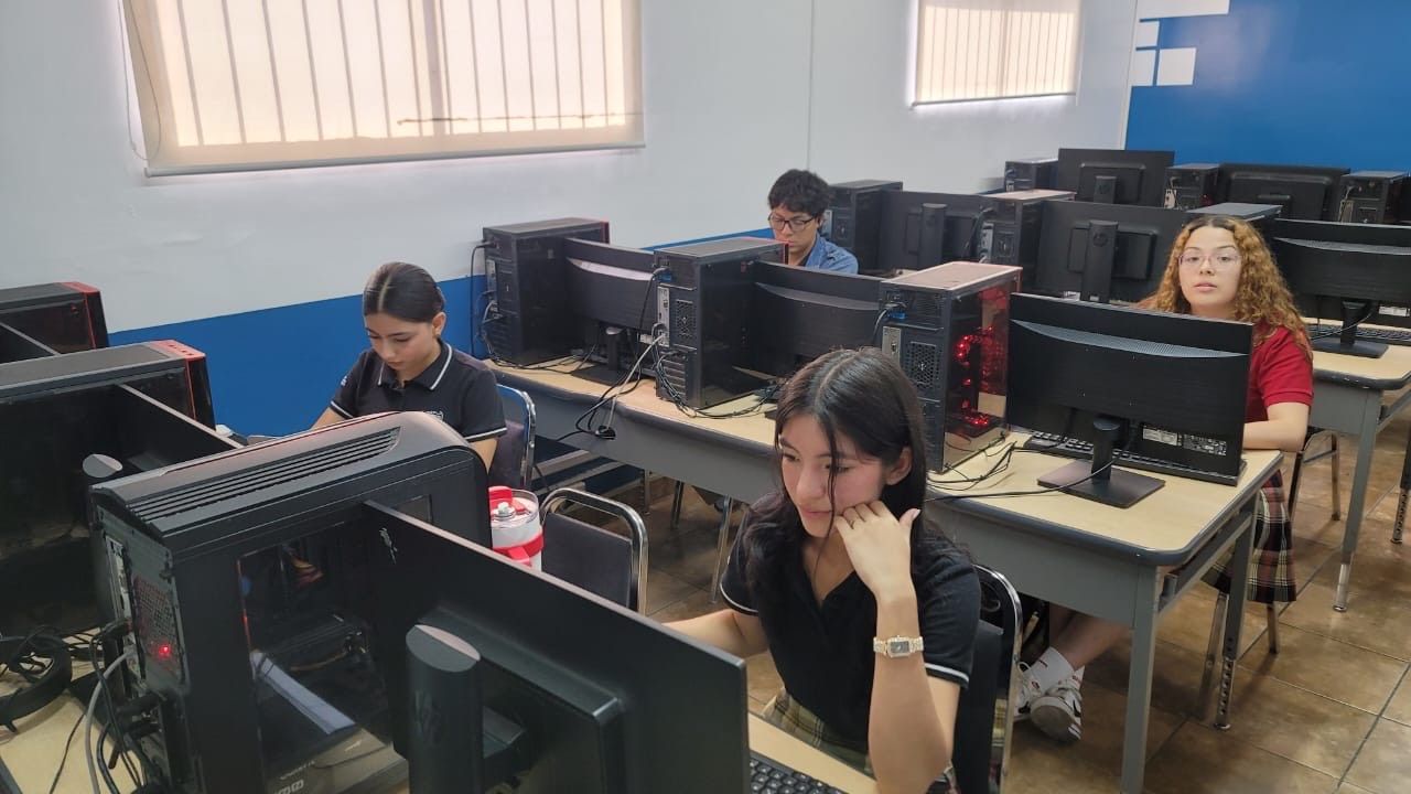 Estudiantes de Preparatoria 16 de Septiembre Debutan en la Olimpiada Estatal de Biología