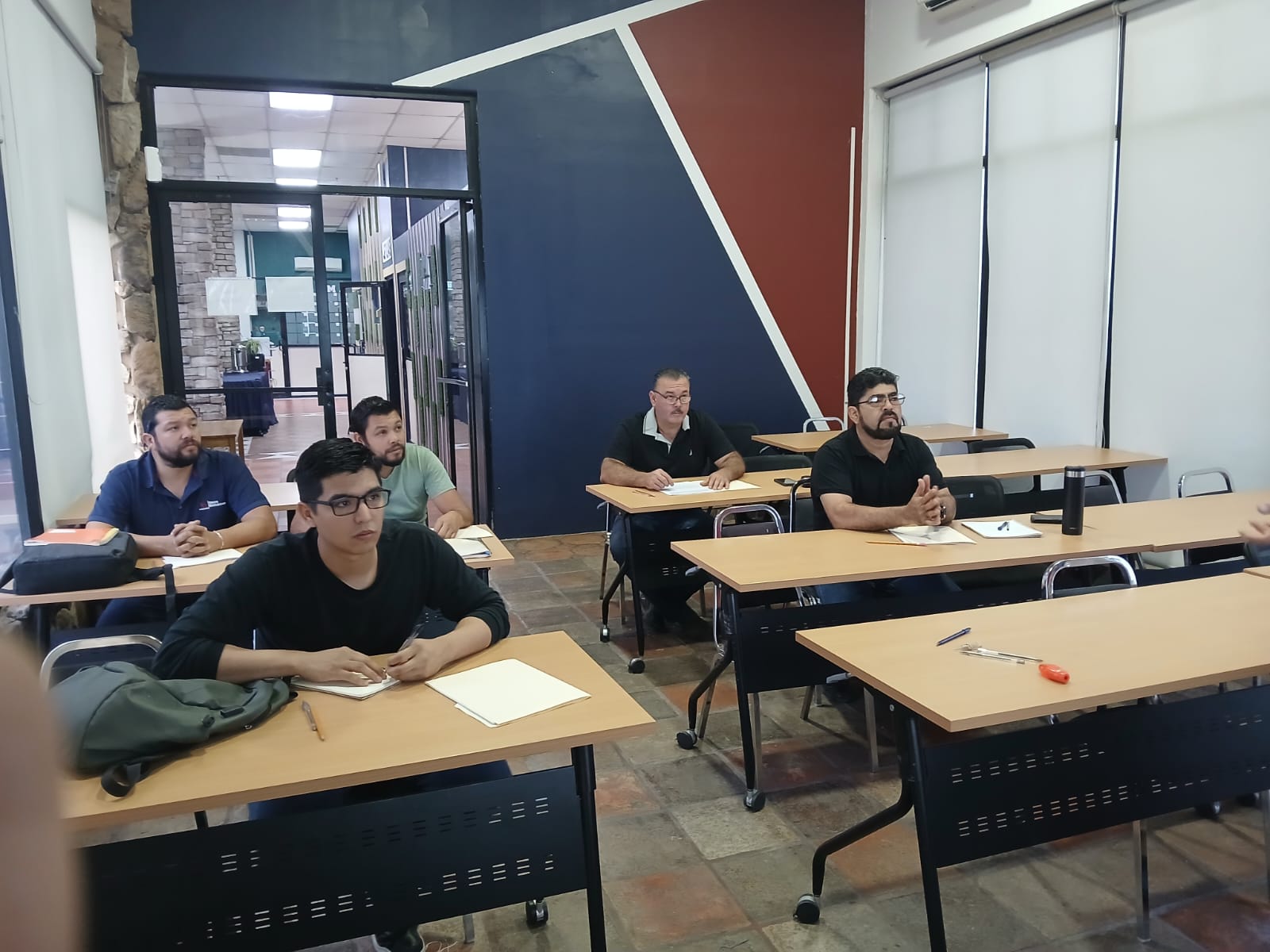 Profesionalizando el Talento Técnico: Alineación al Estándar EC1023 en CECLAB