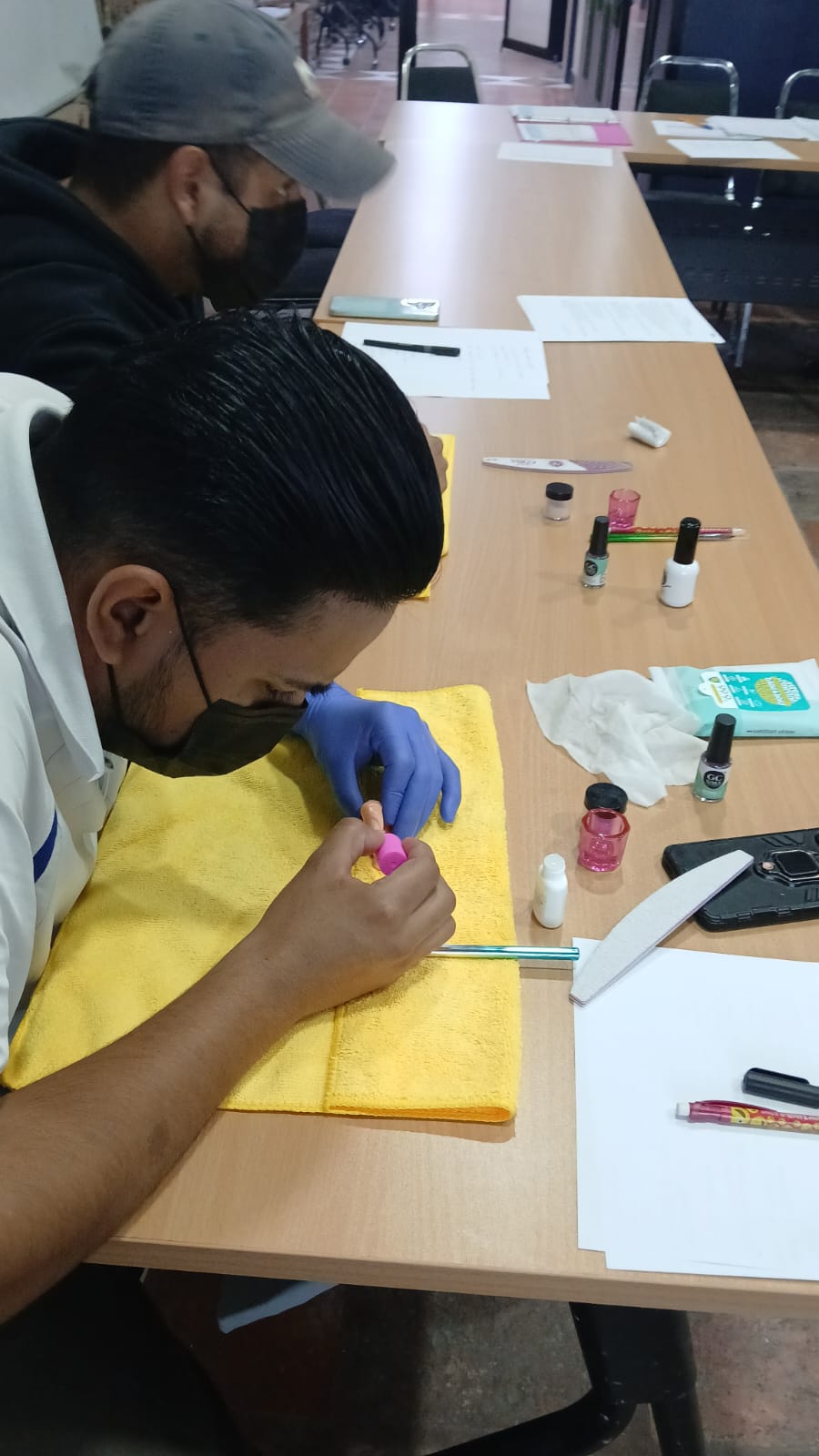 Fortaleciendo la profesionalización docente: Alineación al estándar EC0217.01 en CECLAB