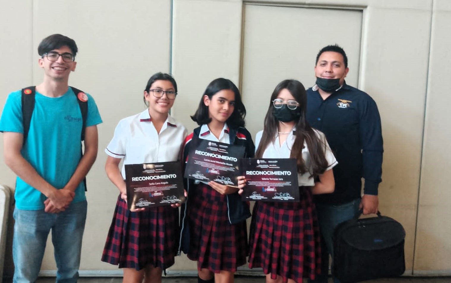 Participan estudiantes del Colegio Internacional Bilingüe en Feria de Ciencias Municipal XXI