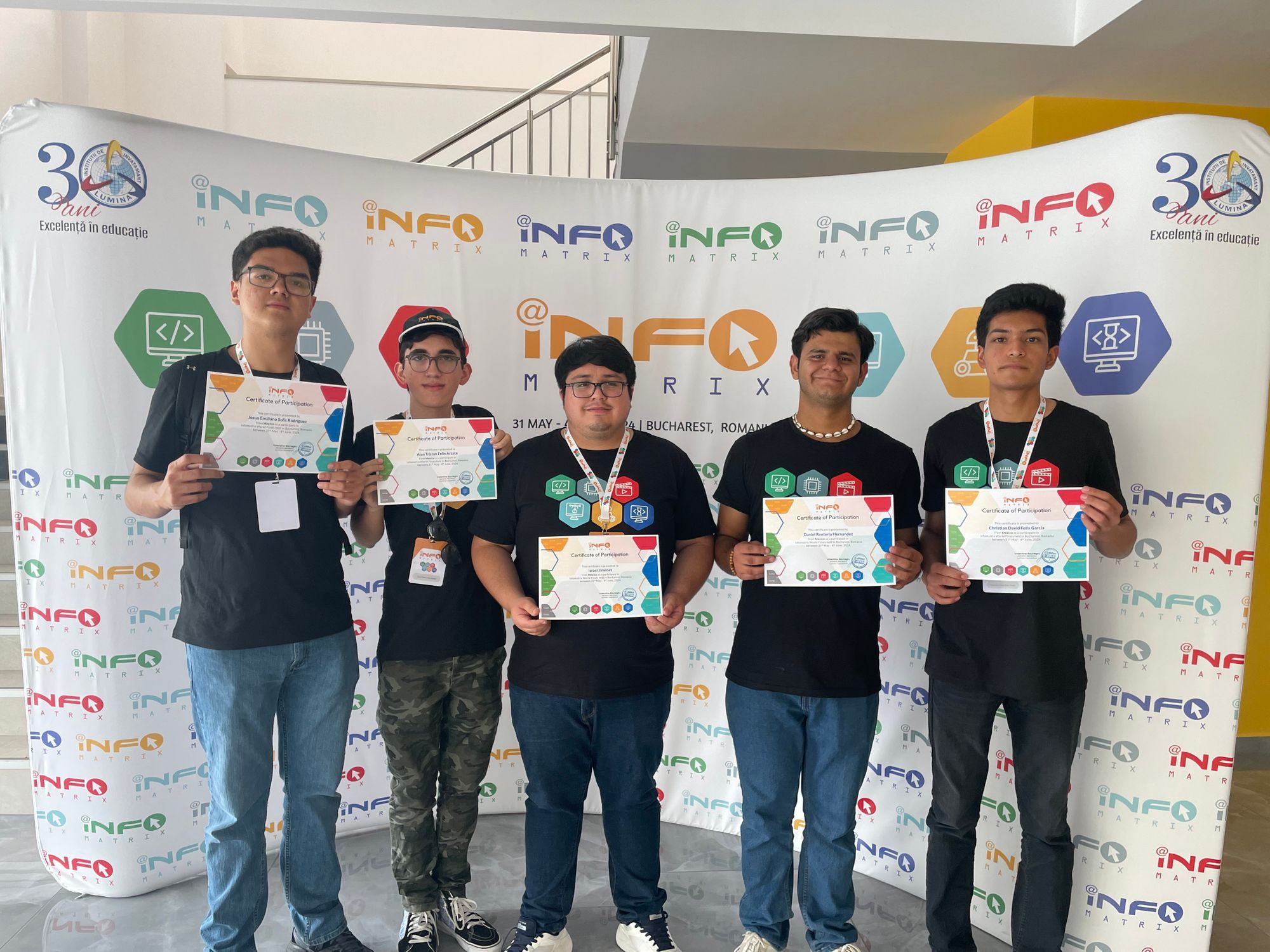 Estudiantes de preparatoria se posicionan en el top 10 internacional, en Infomatrix World Finals, Rumanía