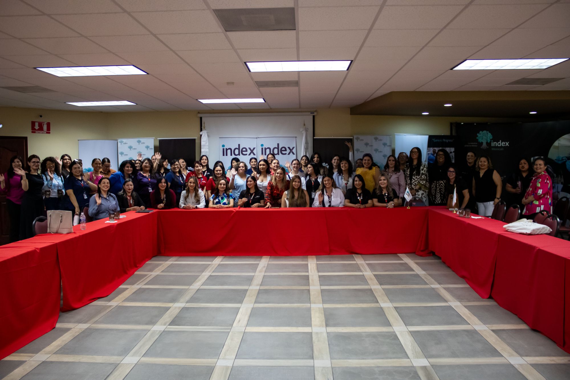 Impulsa Grupo Educativo el crecimiento de sus colaboradores con taller de marca personal