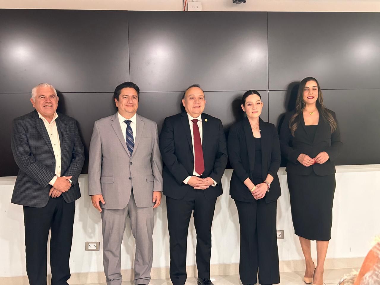 Nuestra Coordinadora de la licenciatura en Derecho en la Glosa de la Consejería Jurídica de B.C.