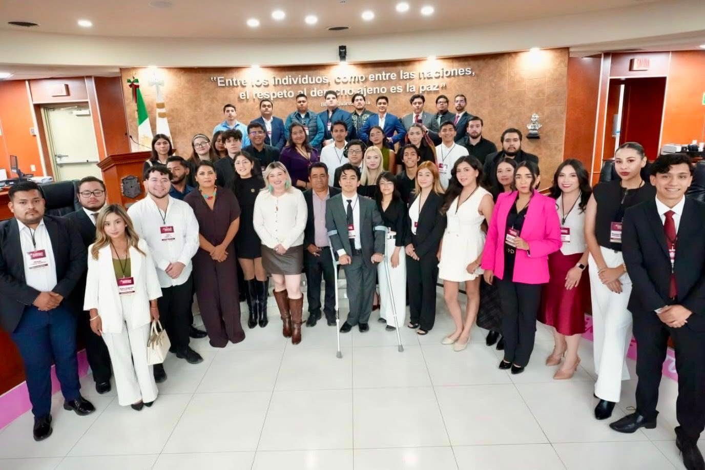 ¡Orgullo Jurídico! Jóvenes de la licenciatura en Derecho son seleccionados para el IX Parlamento de las Juventudes 2025