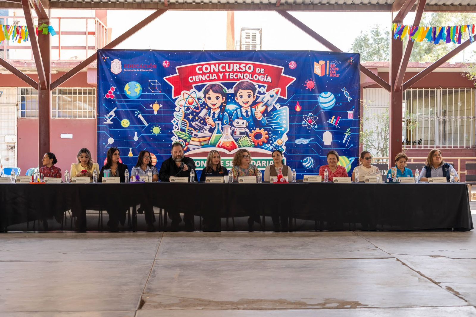 Docente de Ingeniería Industrial participa como juez en Concurso de Ciencia y Tecnología de la Zona VI Escolar