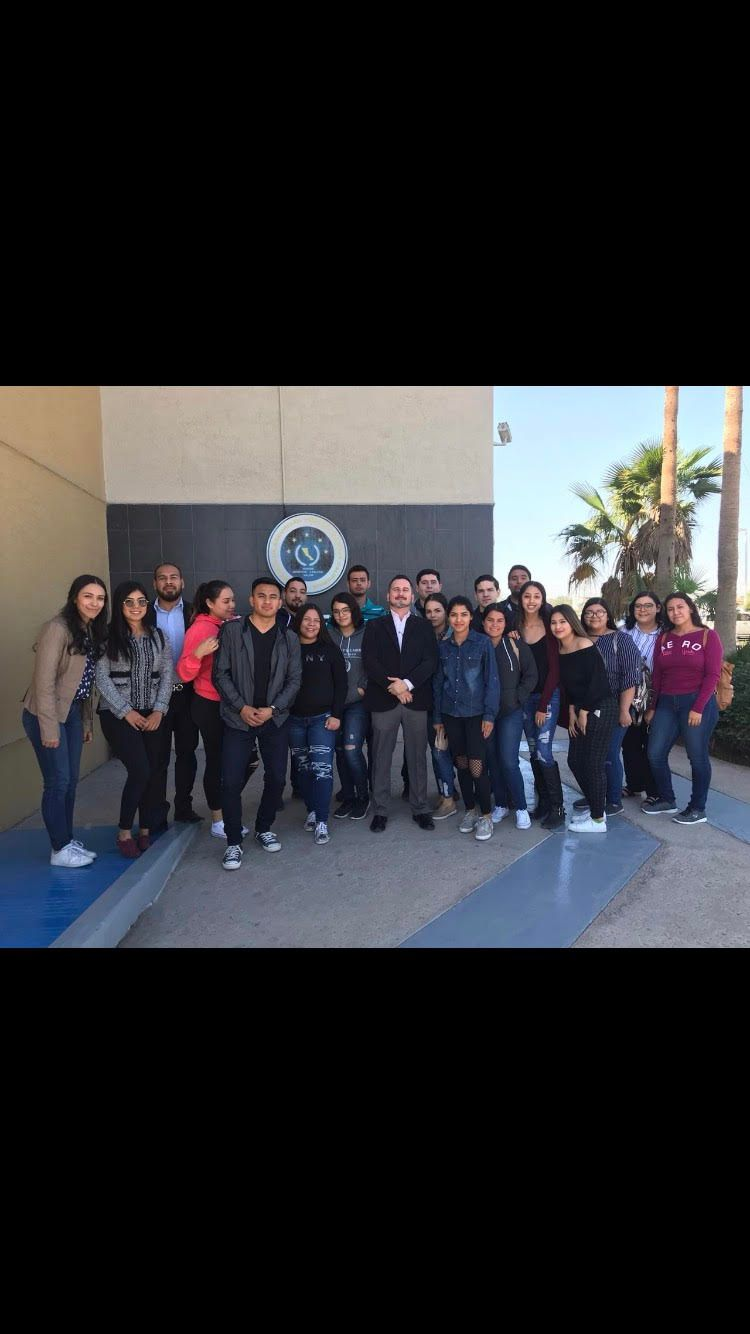 Visitan estudiantes de Derecho instalaciones del C4