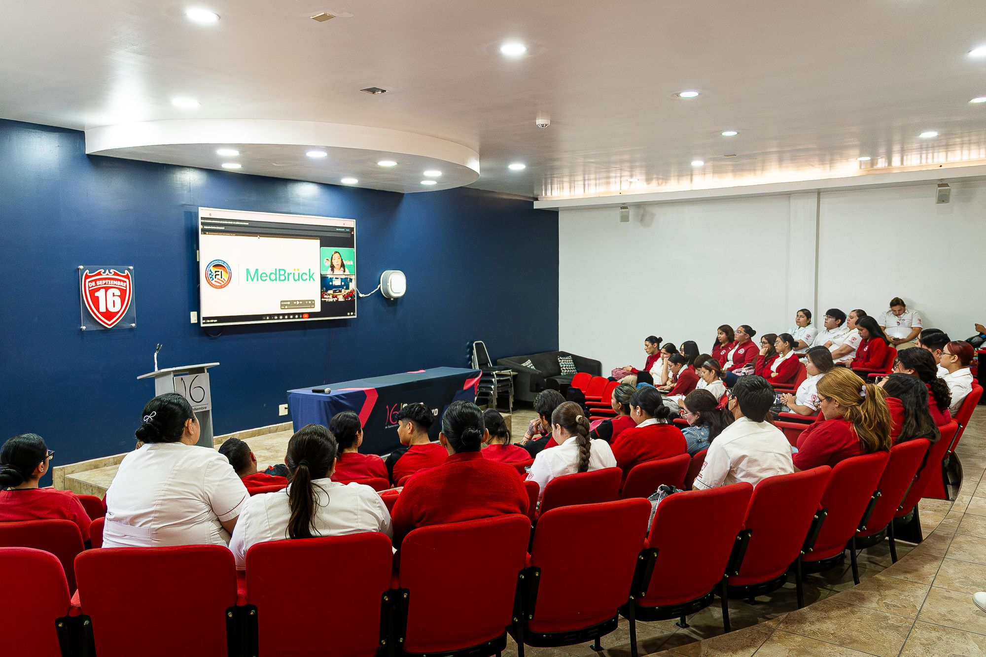 Fortaleciendo oportunidades internacionales: charla virtual sobre el idioma alemán y oportunidades laborales en Alemania