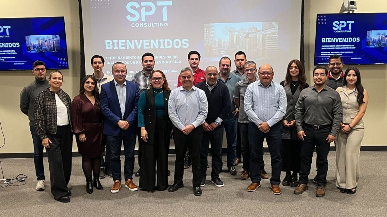 Docentes participan en capacitación especializada del Sector Aeroespacial