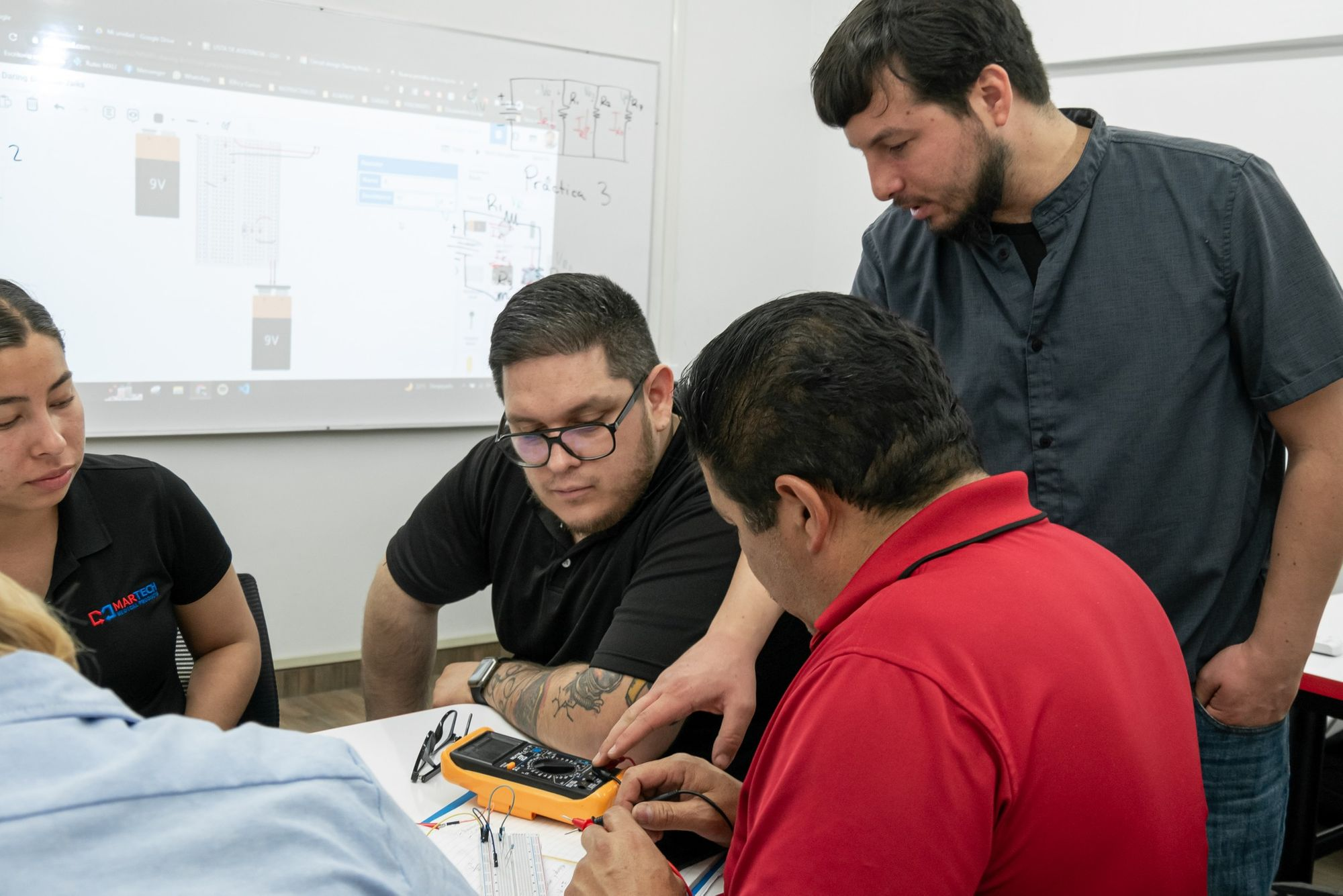 Inician cursos de educación continua alumnos de Ingeniería y Administración Industrial de Grupo Educativo 16 de Septiembre