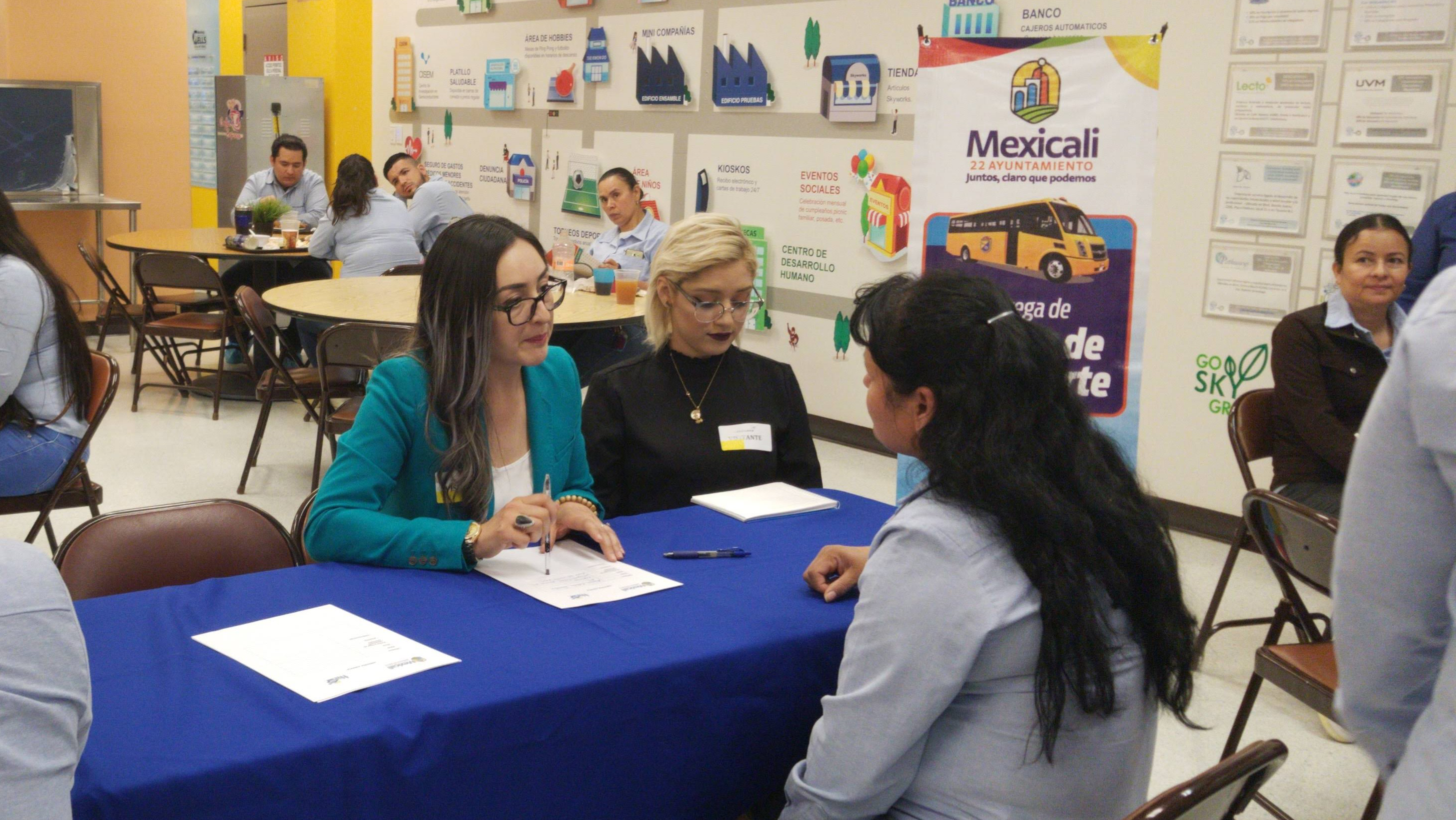 Estudiantes de Derecho asesoran gratuitamente