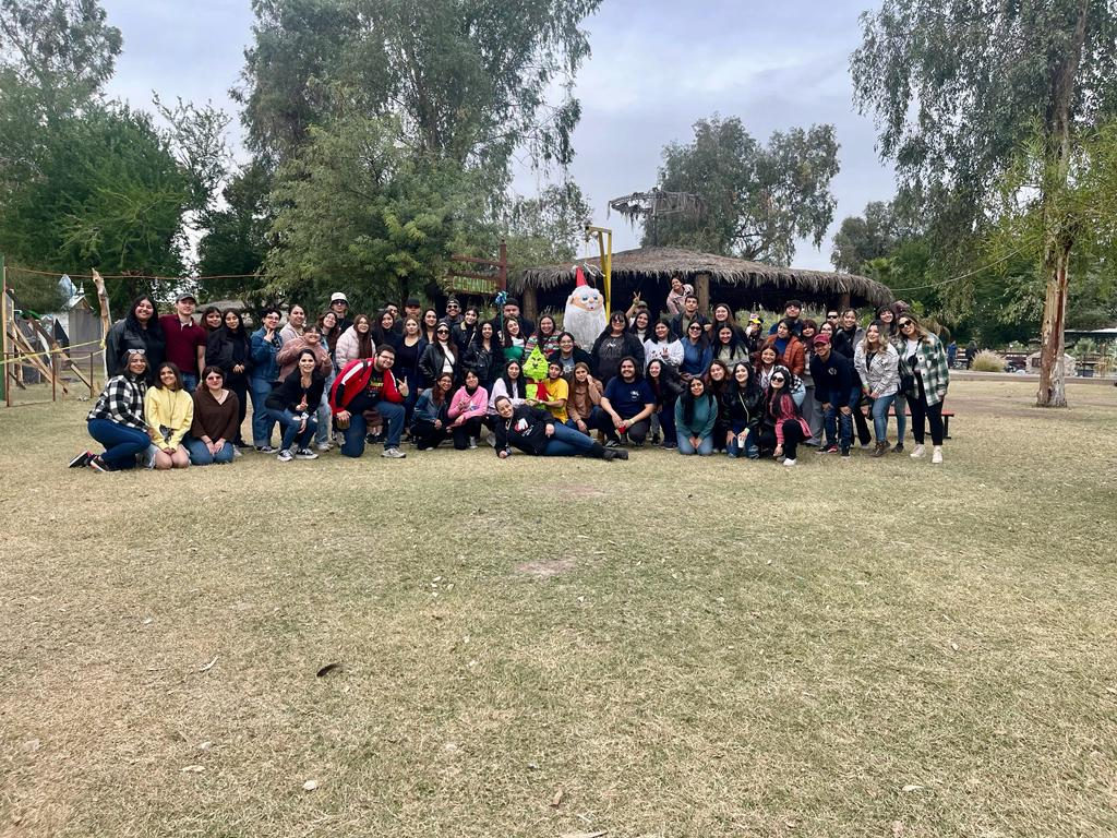 Alumnos de la Licenciatura en Educación celebran posada navideña