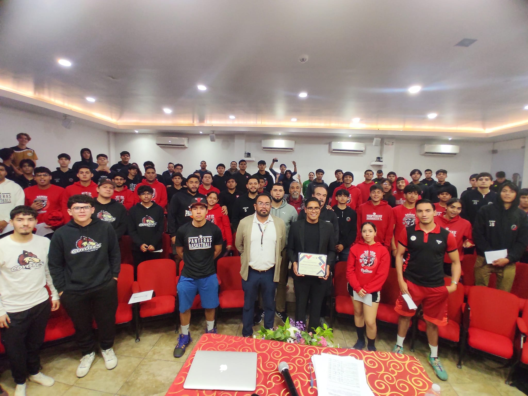 Brindan Master Class en Psicología Deportiva titulada; "Tu Mente, Tu Fuerza"