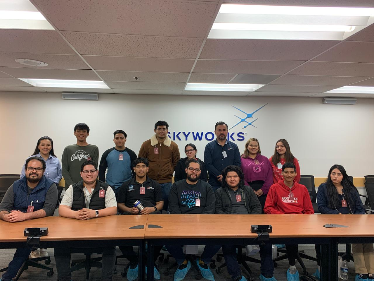 Visita a Skyworks: La Fabricación de Chips y la Ingeniería Industrial