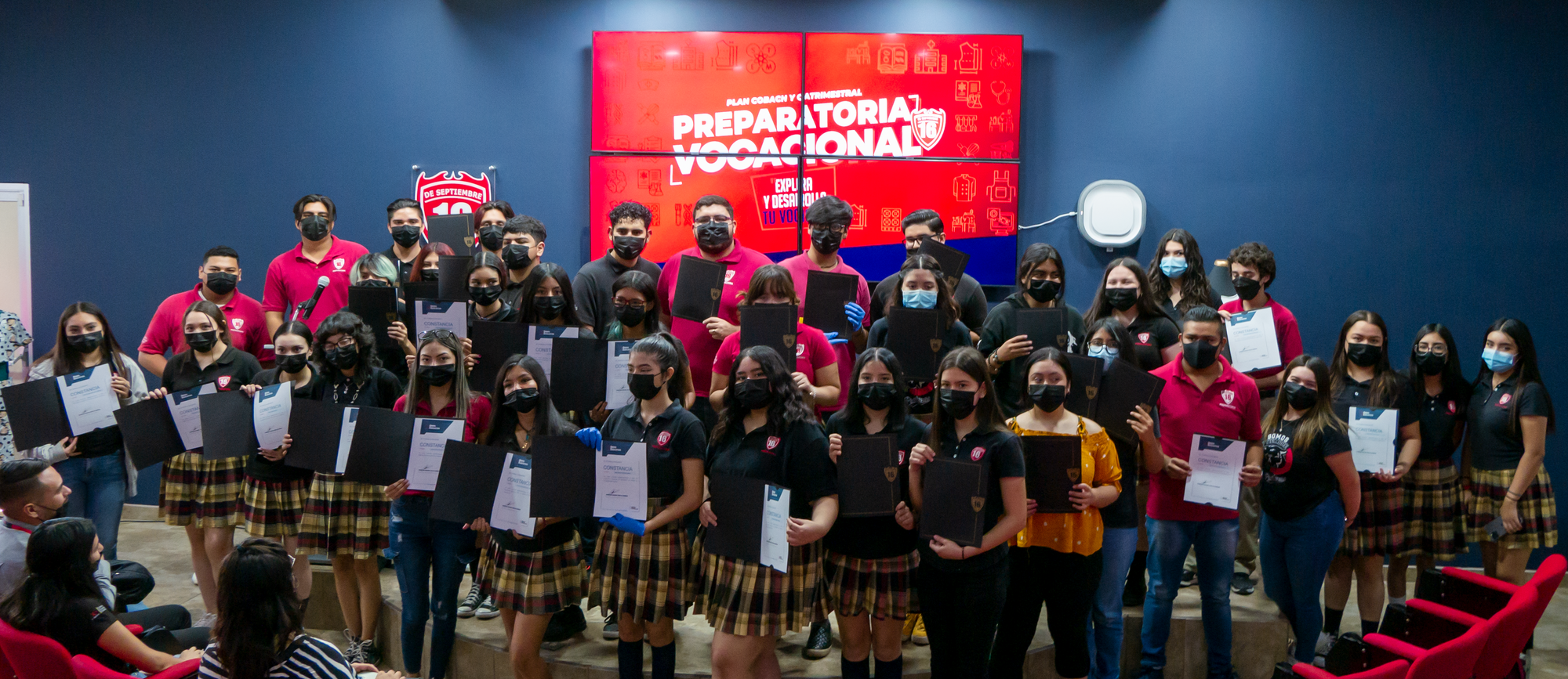 Presentan estudiantes de Preparatoria Vocacional proyectos