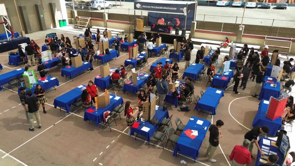 Feria de ciencias interna Preparatoria 16 de Septiembre en colaboración con el instituto de la juventud