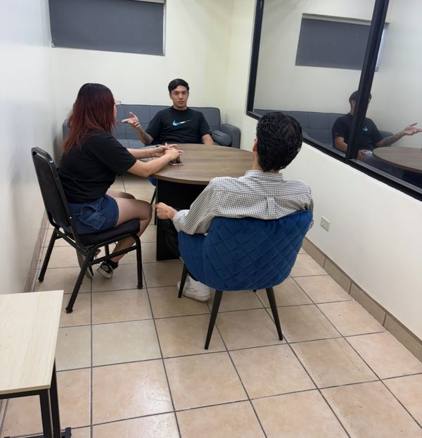 Futuros Abogados de la Universidad 16 de Septiembre practican la Mediación en la Clase de Argumentación Oral