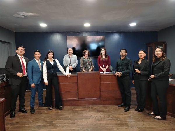 Alumnos de la Licenciatura en Derecho participan en concurso de debate "Que tu voz se escuche, edición 2025", en  Universidad 16 de Septiembre.