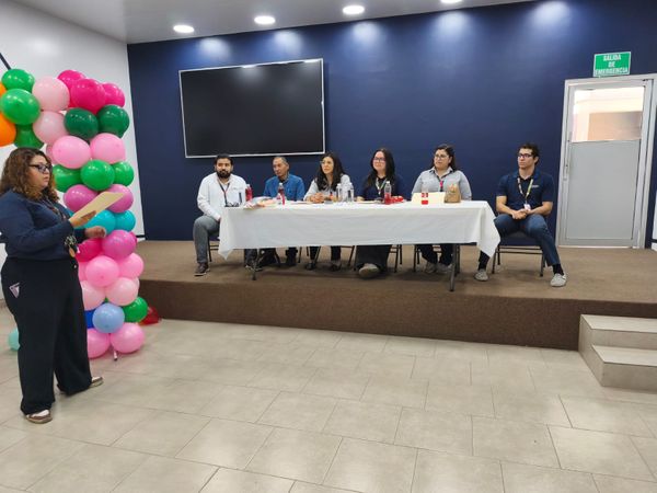 Docentes de Grupo Educativo 16 de Septiembre participan como jurado en Feria de Ciencias