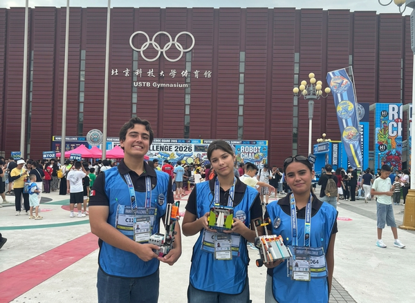 Destacan en mundial de robótica en China 
estudiantes de Preparatoria 16 de Septiembre