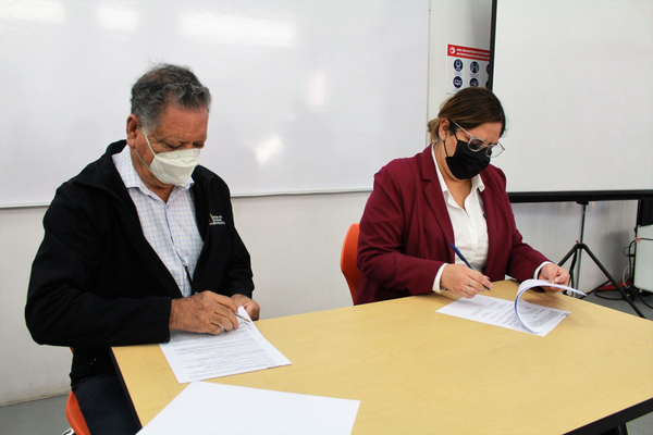 Grupo Educativo 16 de Septiembre celebra convenio con empresas industriales