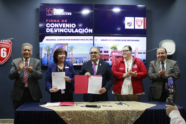 Celebra Grupo Educativo convenio con Regional Center for Border Health, Inc.