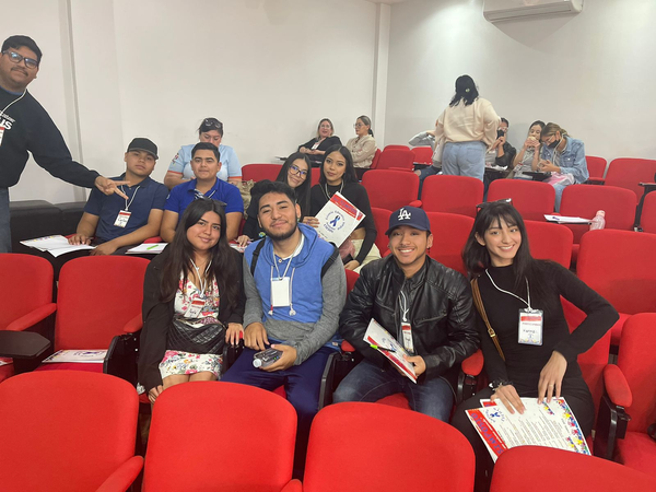 Participan alumnos de Educación en el 3er Simposio ¨Por un Mismo Mundo¨