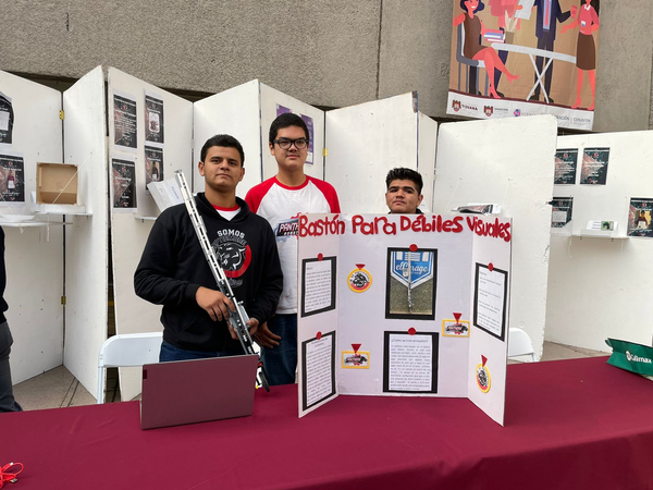 Integrantes de Panthers Robotics ganan pase nacional a Expociencias