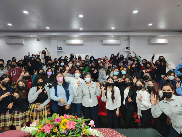 Se conmemora el día Internacional de la Mujer con el  Foro "Mujeres de Éxito"👩🏻‍💼