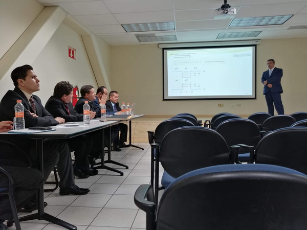 Sinodal en examen reglamentario de Doctor en Ciencias