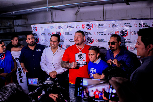 Gimnasio de box "Club Panteras" recibe a campeones mundiales.