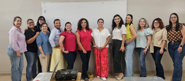 Docentes fortalecen su práctica académica a través del trabajo colaborativo.