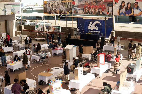 Preparatoria 16 de Septiembre celebra su primera Feria de Ciencias