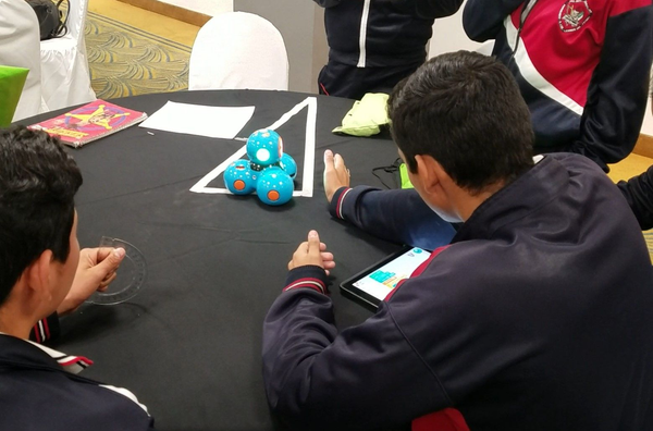 Talleres STEM en el Foro Estatal con alumnos de Tercer grado para la Mejora de los Aprendizajes en la Educación Secundaria.