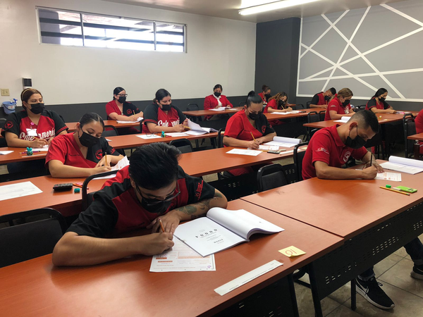 Presentan potenciales a egresar de enfermería, examen CENEVAL
